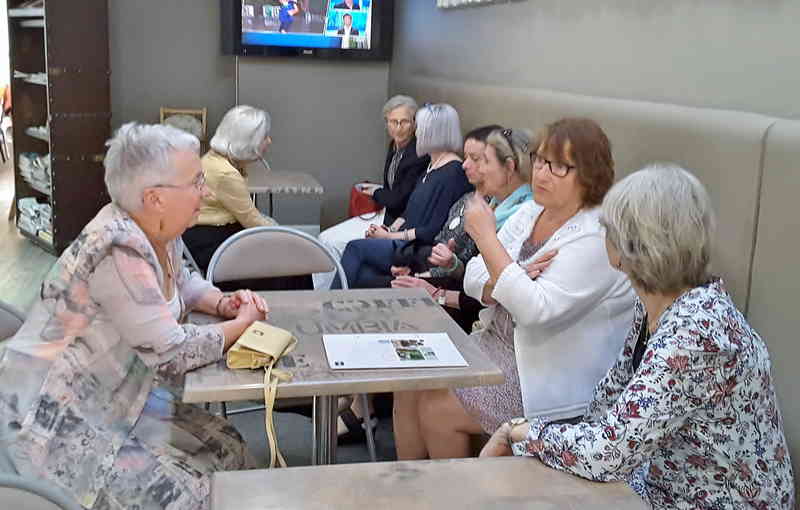 4_20170520_195925 (Stephan).jpg - ... en papotant.